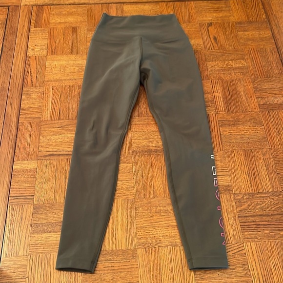 Peloton Leggings olive green size extra small - Picture 4 of 5